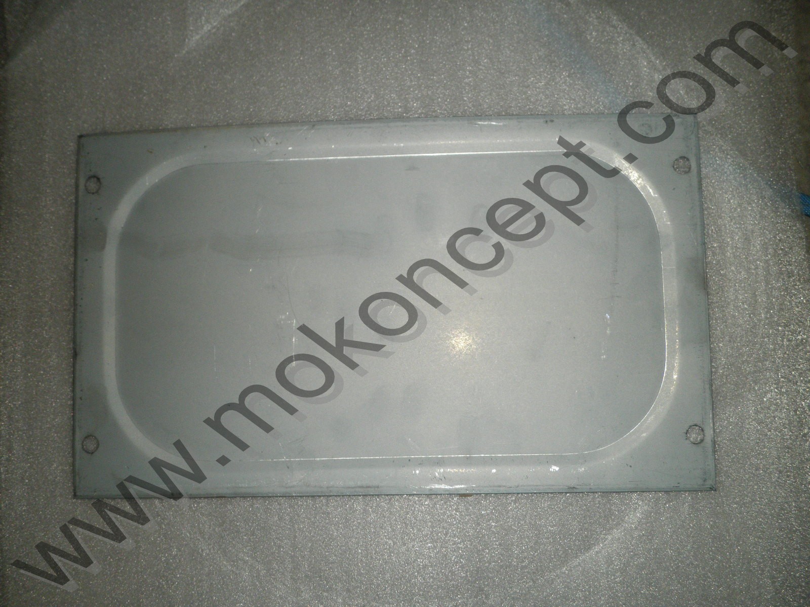 Porte coté lat batterie Moke