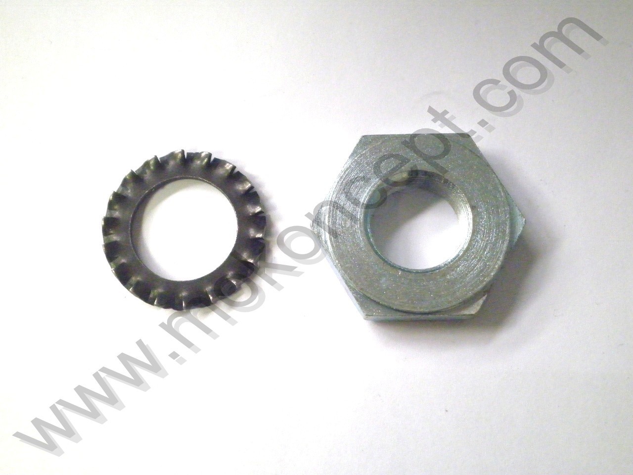 Steering Wheel Mounting Nut + rondelle