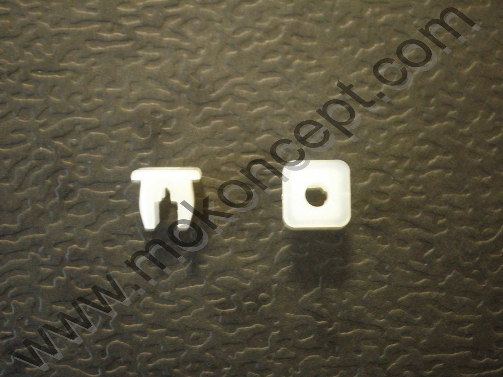 Mounting Clip calandre