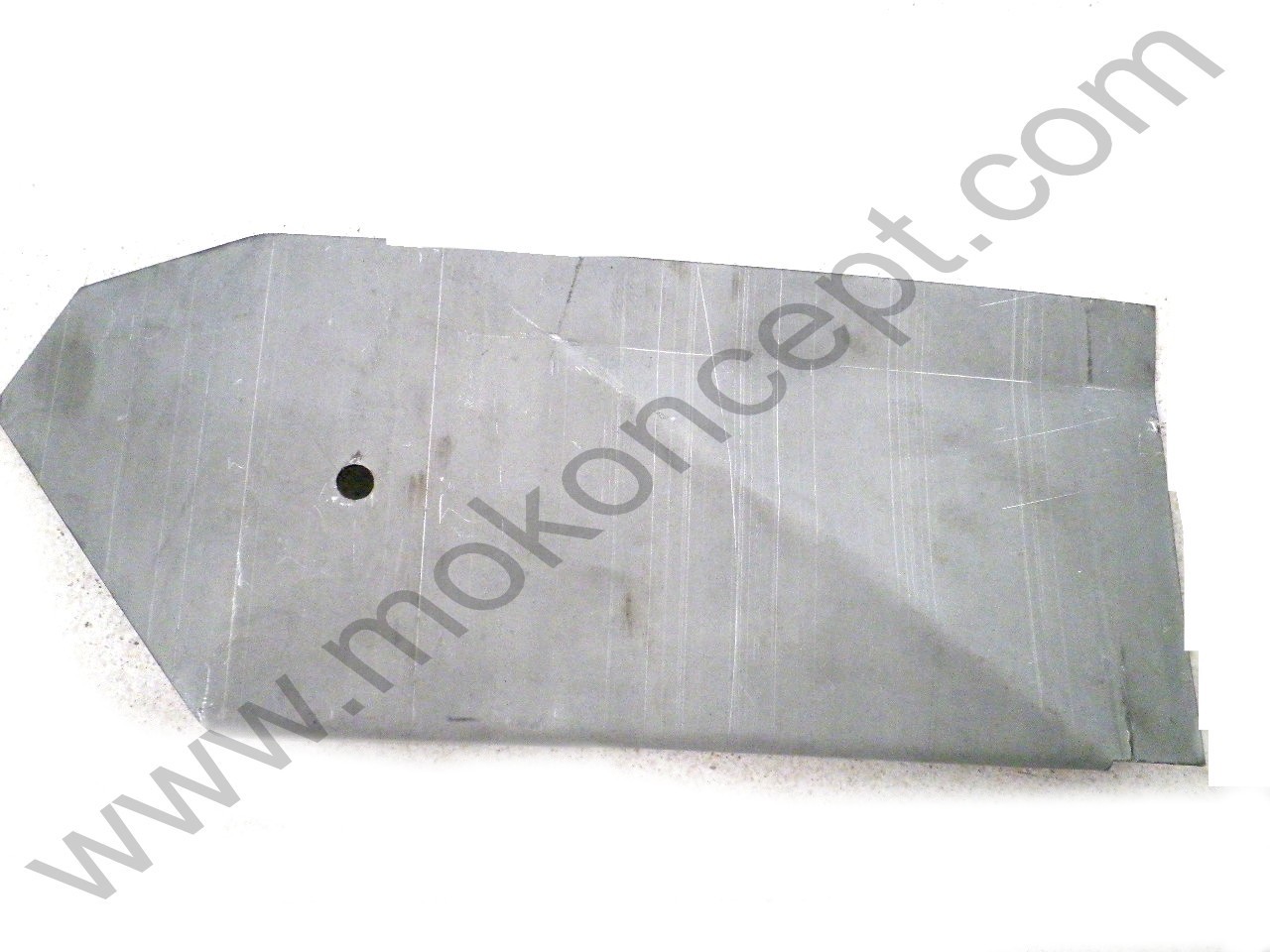 Tôle renfort inférieur passage de roue avg