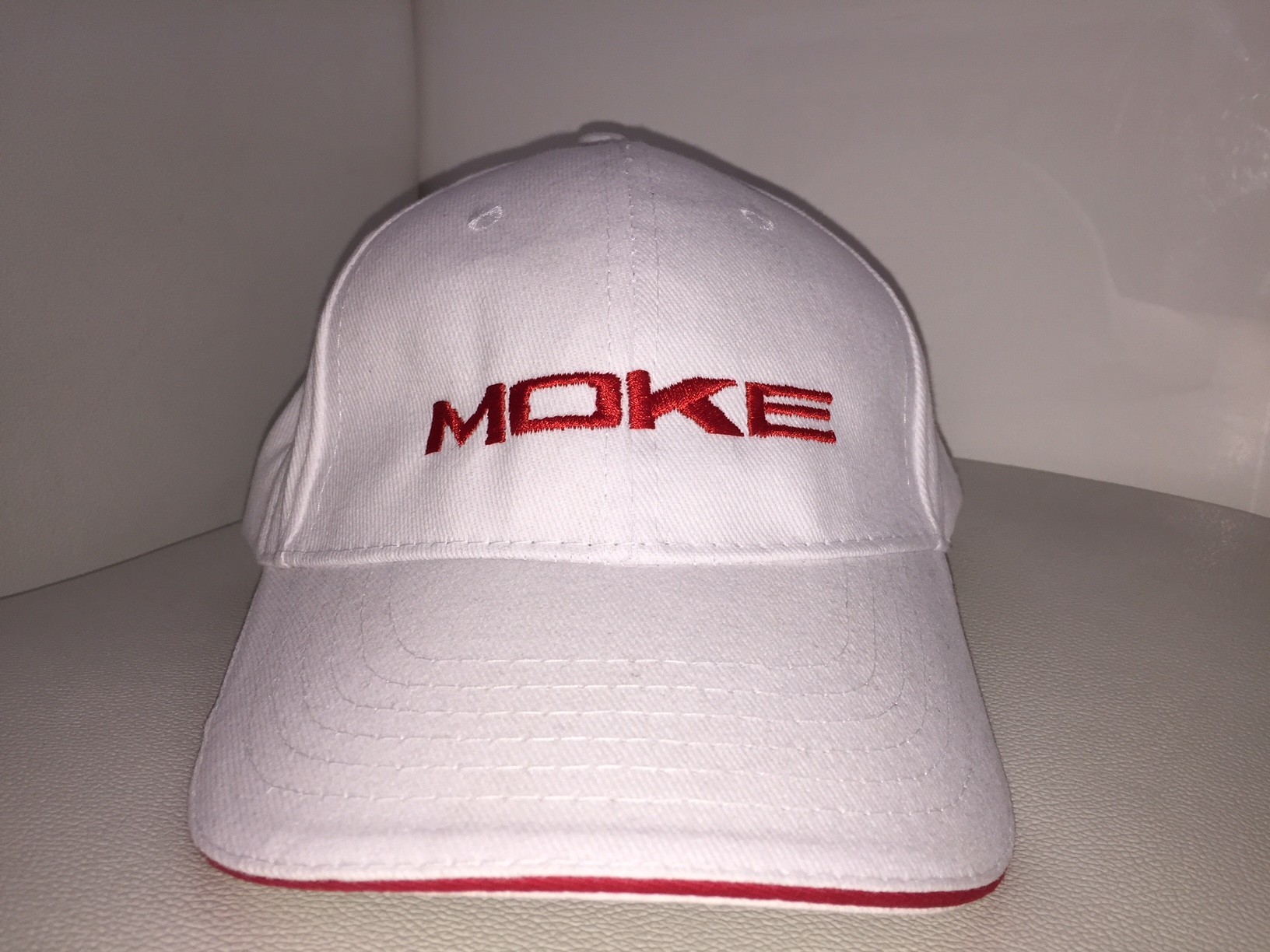 Casquette ajustable Moke White/rouge