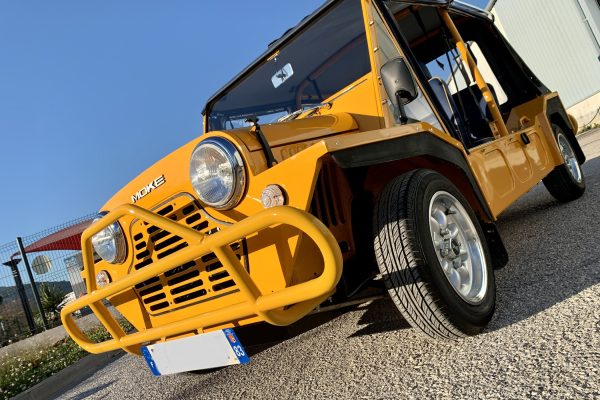 Mini moke jaune